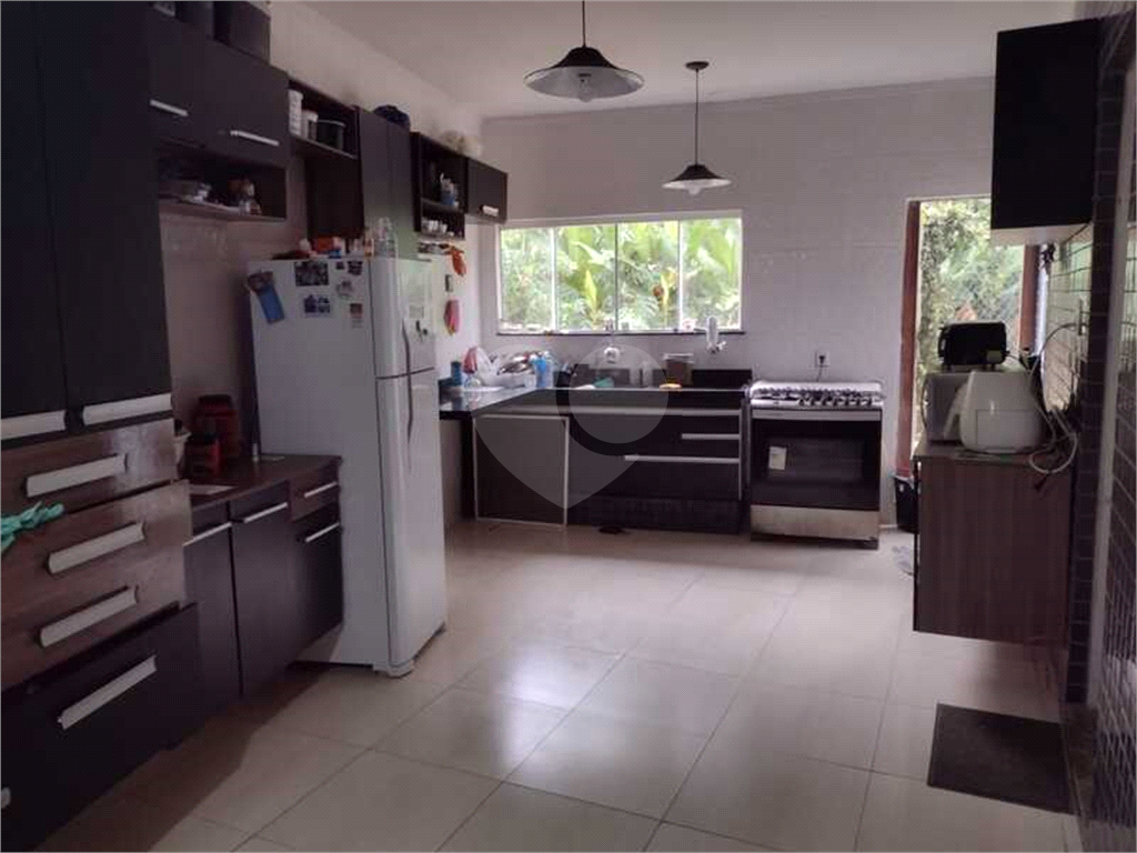 Casa de Condomínio à venda com 3 quartos, 291m² - Foto 12