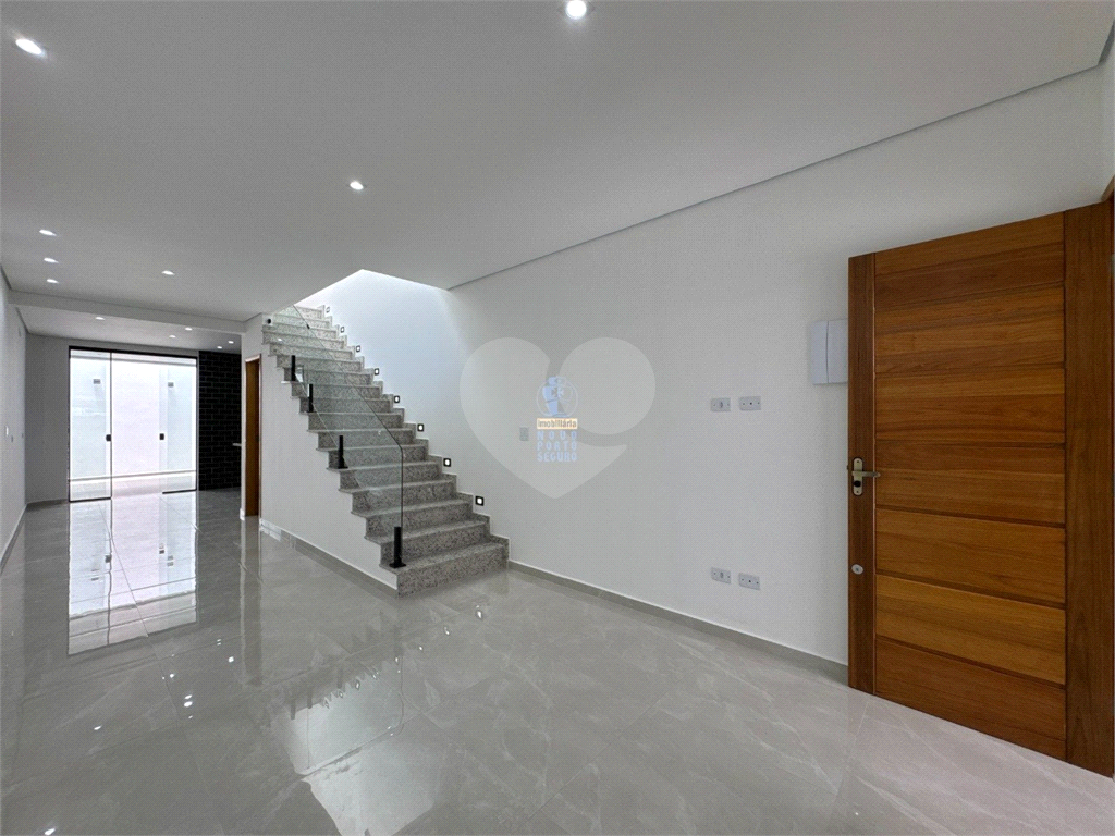 SOBRADO À VENDA NA PARADA INGLESA - CONFORTO E ESTILO