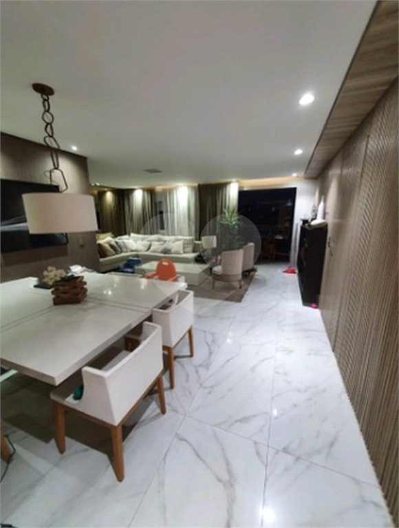 APARTAMENTO em MORUMBI