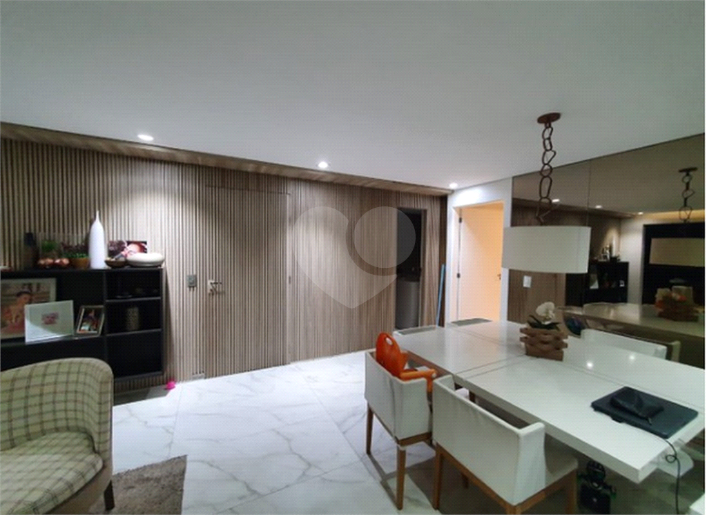 APARTAMENTO em MORUMBI