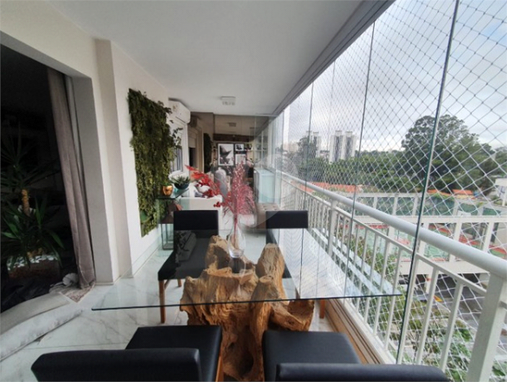 APARTAMENTO em MORUMBI