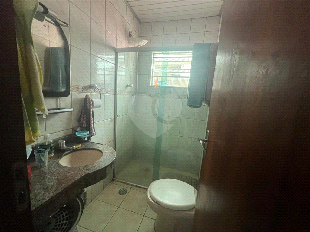 Casa térrea na Vila Constança com 3 dormitorios, sala, cozinha, 2 banheiros, 2 vagas com quintal.