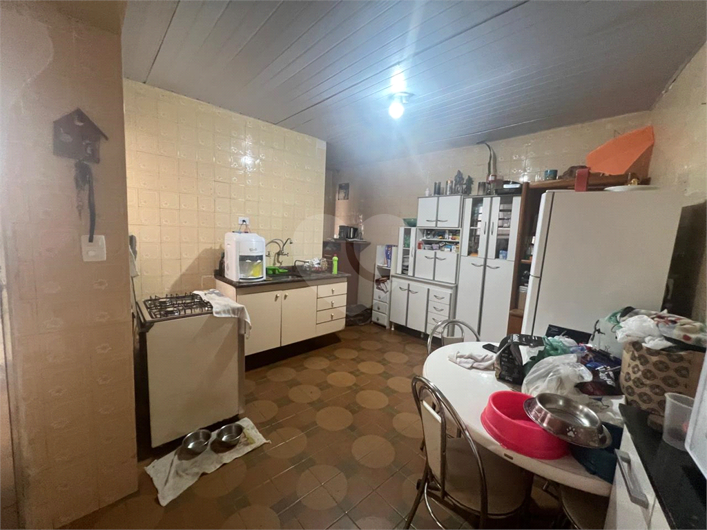 Casa térrea na Vila Constança com 3 dormitorios, sala, cozinha, 2 banheiros, 2 vagas com quintal.