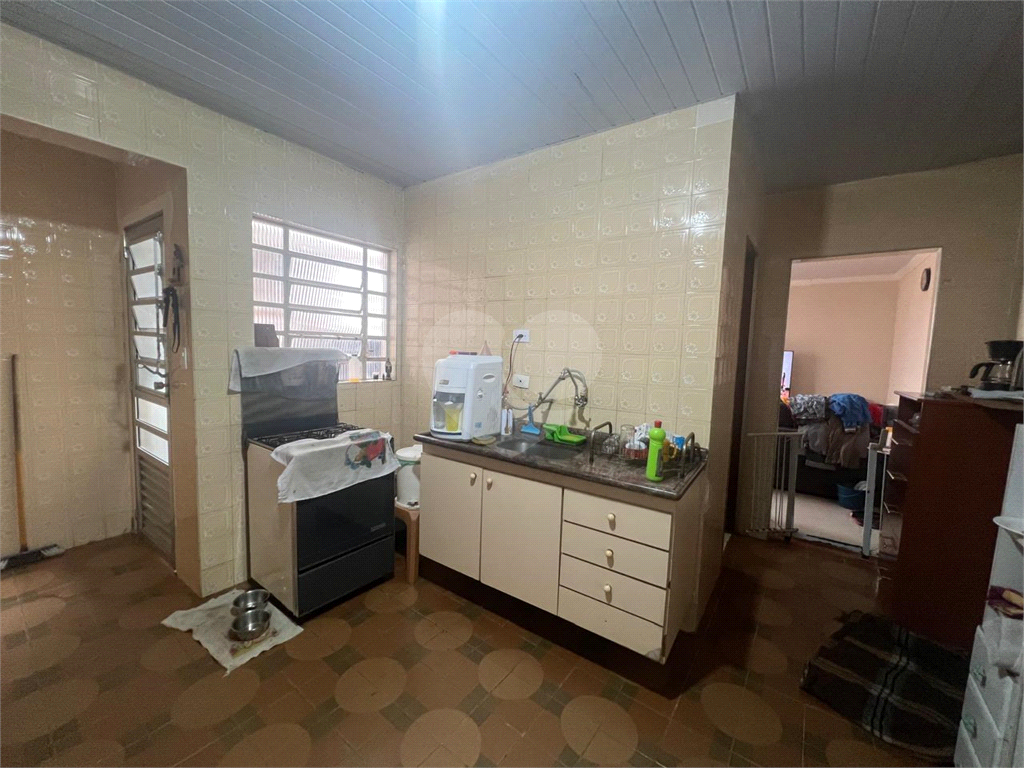 Casa térrea na Vila Constança com 3 dormitorios, sala, cozinha, 2 banheiros, 2 vagas com quintal.