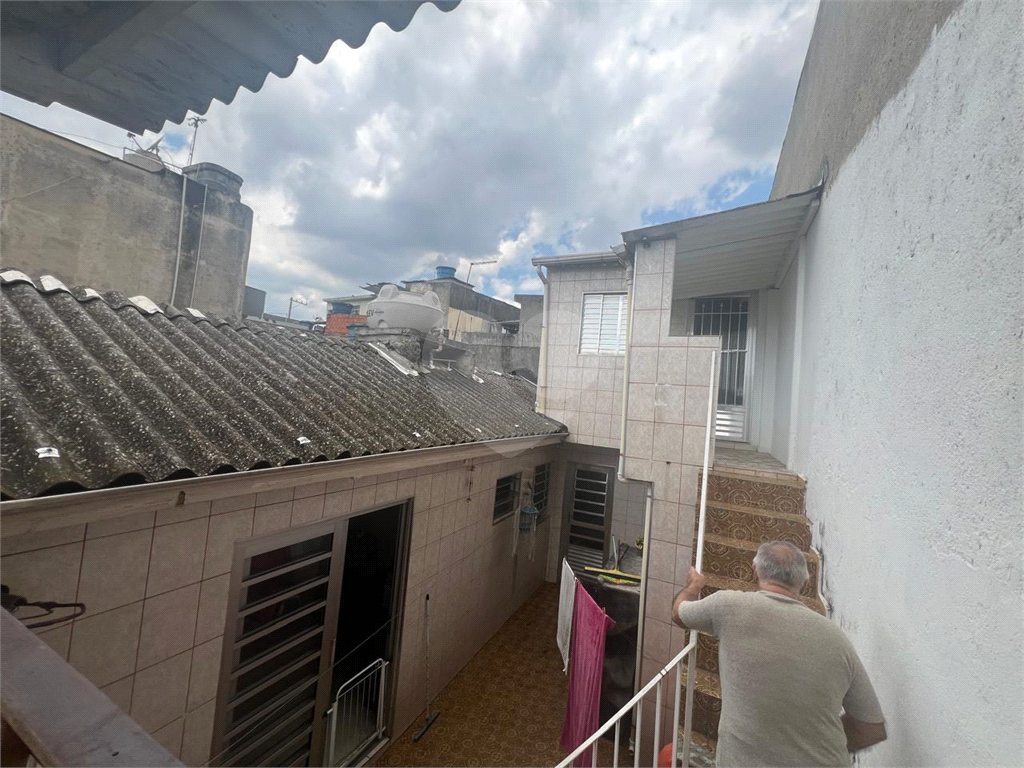 Casa térrea na Vila Constança com 3 dormitorios, sala, cozinha, 2 banheiros, 2 vagas com quintal.