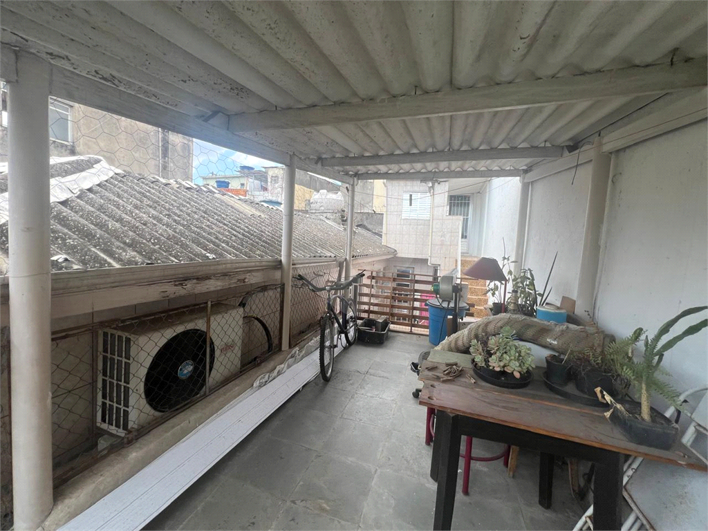 Casa térrea na Vila Constança com 3 dormitorios, sala, cozinha, 2 banheiros, 2 vagas com quintal.