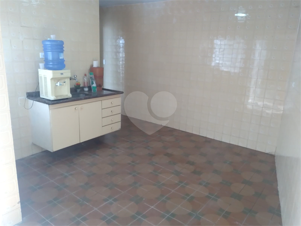 Casa térrea na Vila Constança com 3 dormitorios, sala, cozinha, 2 banheiros, 2 vagas com quintal.