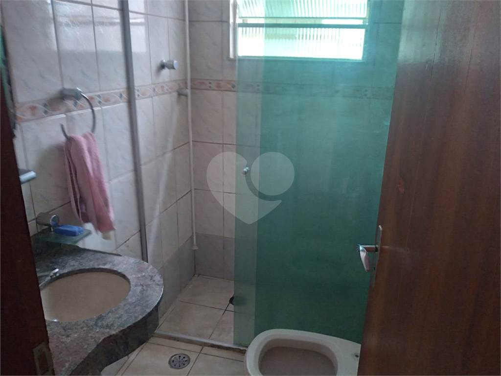 Casa térrea na Vila Constança com 3 dormitorios, sala, cozinha, 2 banheiros, 2 vagas com quintal.