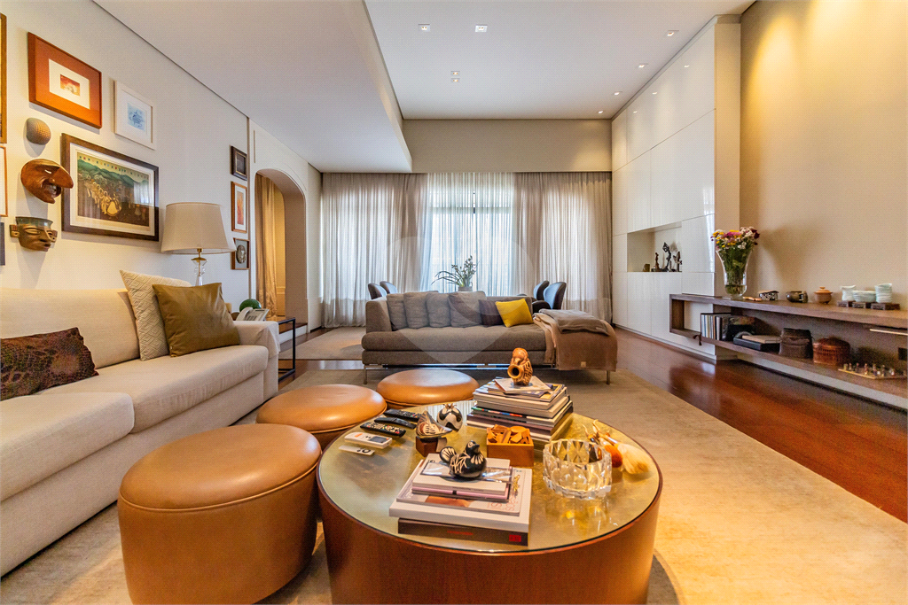 COBERTURA DUPLEX À VENDA COM ELEVADOR, JACUZZI, 5 QUARTOS E 4 VAGAS EM HIGIENÓPOLIS