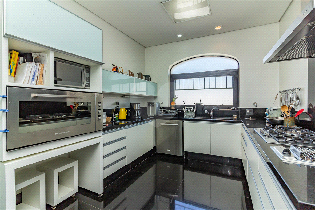 COBERTURA DUPLEX À VENDA COM ELEVADOR, JACUZZI, 5 QUARTOS E 4 VAGAS EM HIGIENÓPOLIS