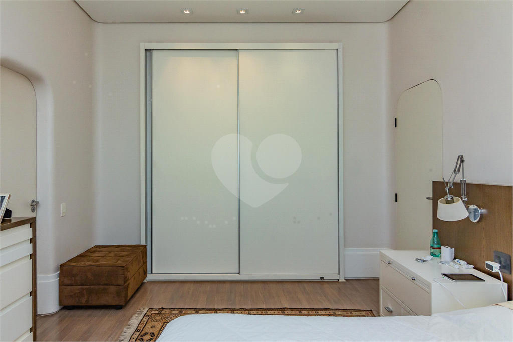 COBERTURA DUPLEX À VENDA COM ELEVADOR, JACUZZI, 5 QUARTOS E 4 VAGAS EM HIGIENÓPOLIS