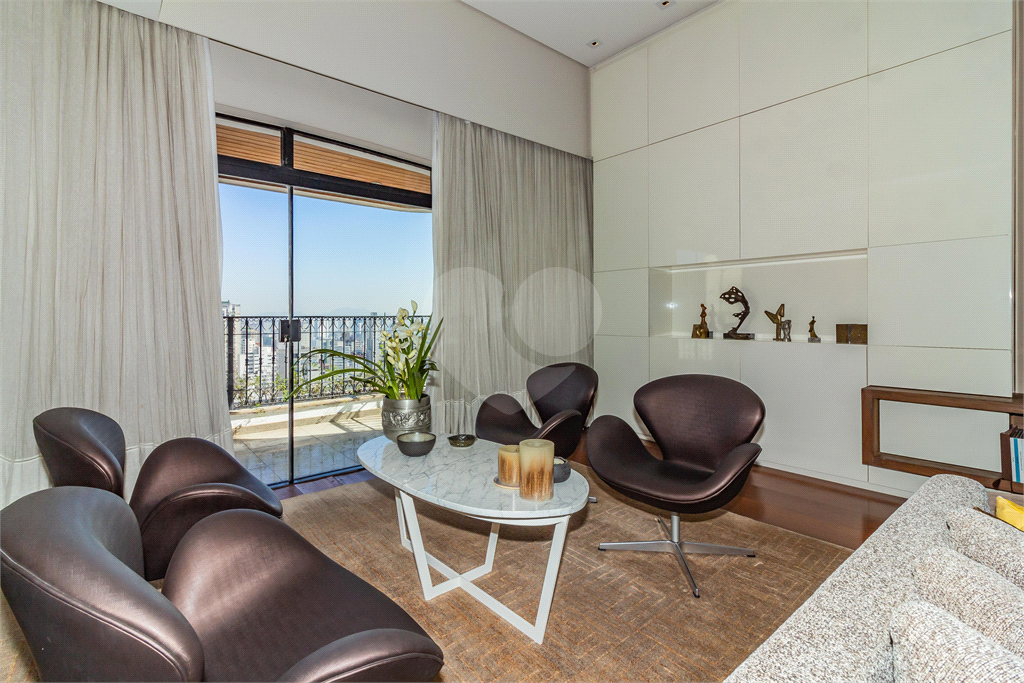 COBERTURA DUPLEX À VENDA COM ELEVADOR, JACUZZI, 5 QUARTOS E 4 VAGAS EM HIGIENÓPOLIS