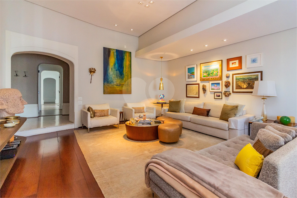 COBERTURA DUPLEX À VENDA COM ELEVADOR, JACUZZI, 5 QUARTOS E 4 VAGAS EM HIGIENÓPOLIS