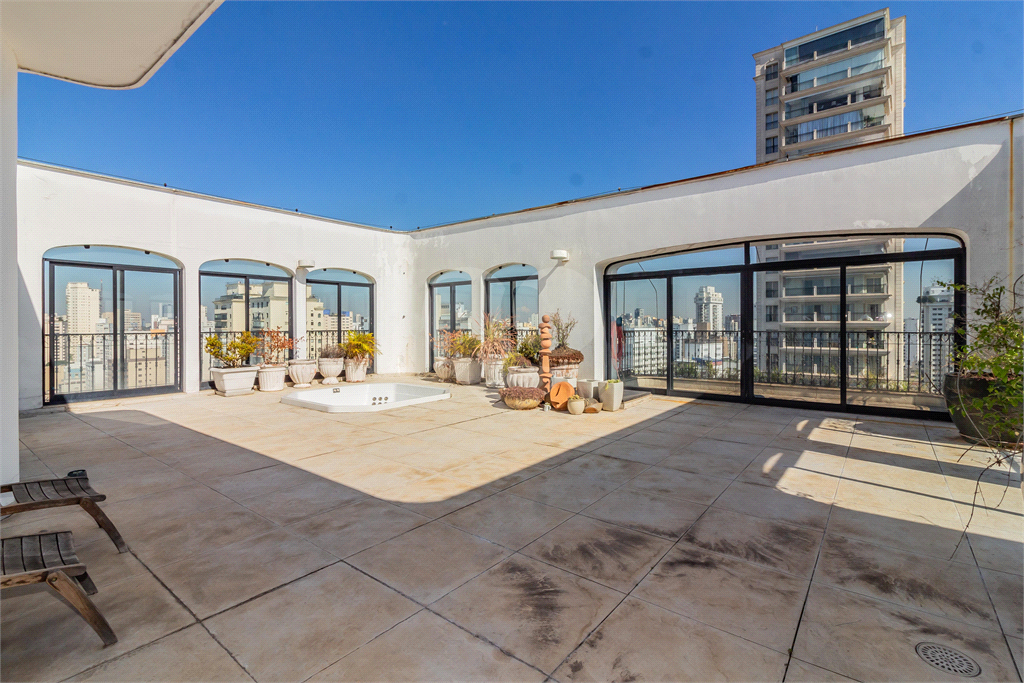 COBERTURA DUPLEX À VENDA COM ELEVADOR, JACUZZI, 5 QUARTOS E 4 VAGAS EM HIGIENÓPOLIS