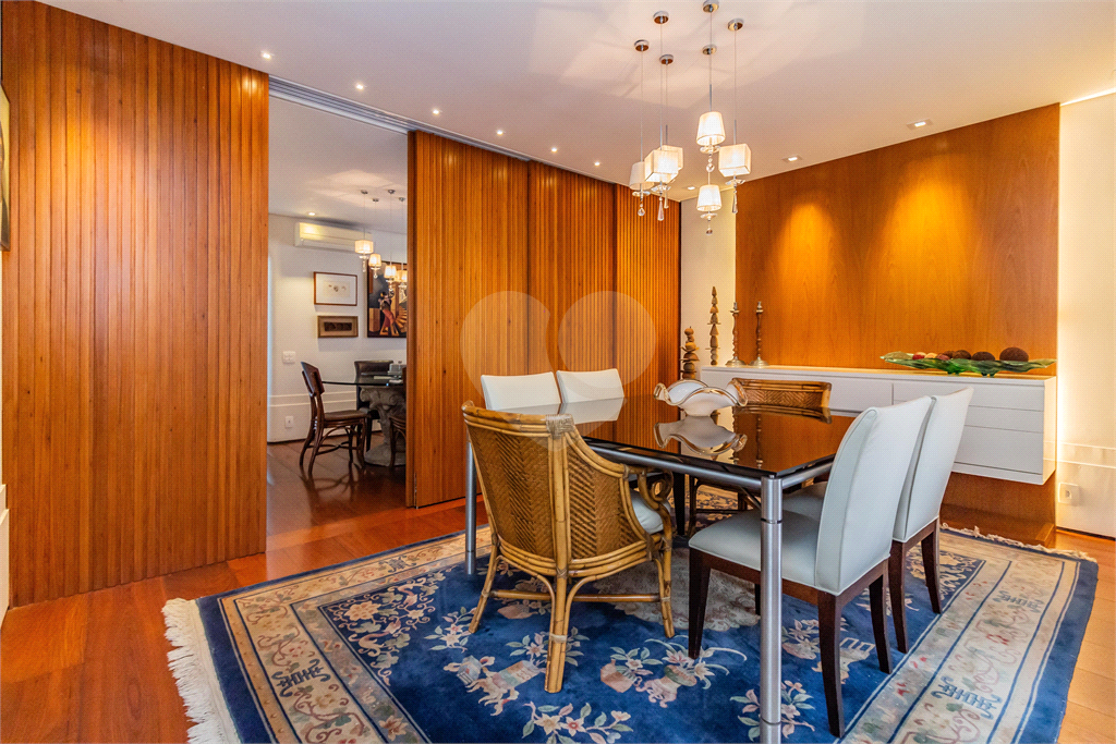 COBERTURA DUPLEX À VENDA COM ELEVADOR, JACUZZI, 5 QUARTOS E 4 VAGAS EM HIGIENÓPOLIS