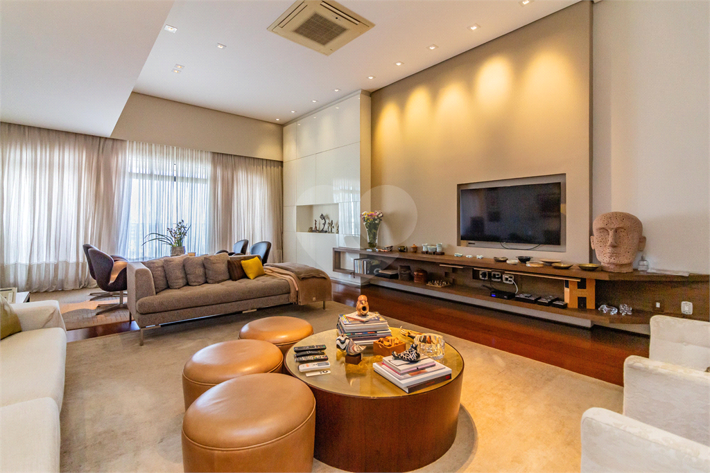 COBERTURA DUPLEX À VENDA COM ELEVADOR, JACUZZI, 5 QUARTOS E 4 VAGAS EM HIGIENÓPOLIS