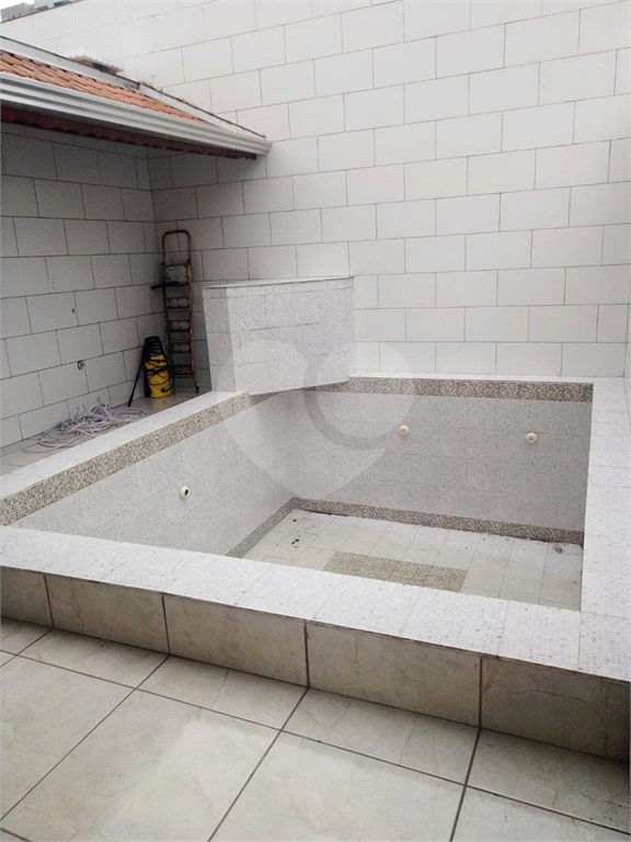 Maravilhoso sobrado 254m² - 5 dormitórios e piscina no Caiçara - Praia Grande  SP