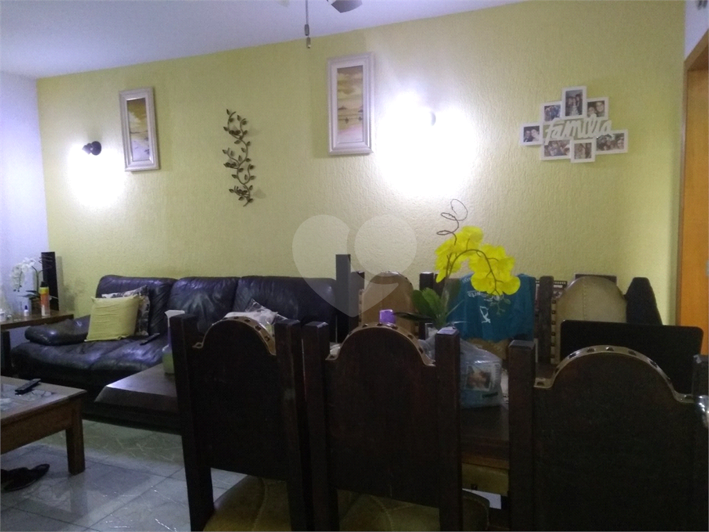 CASA COM 2 QUARTOS A VENDA NO JARDIM SÃO LUIS 