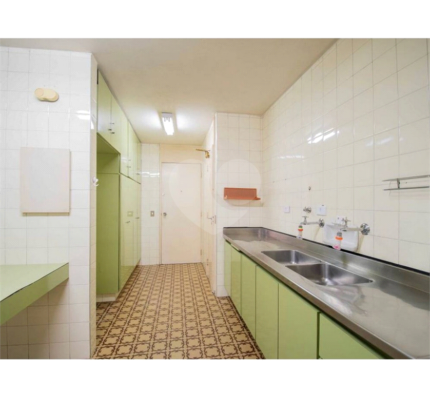 Apartamento à venda com 3 quartos, 127m² - Foto 2