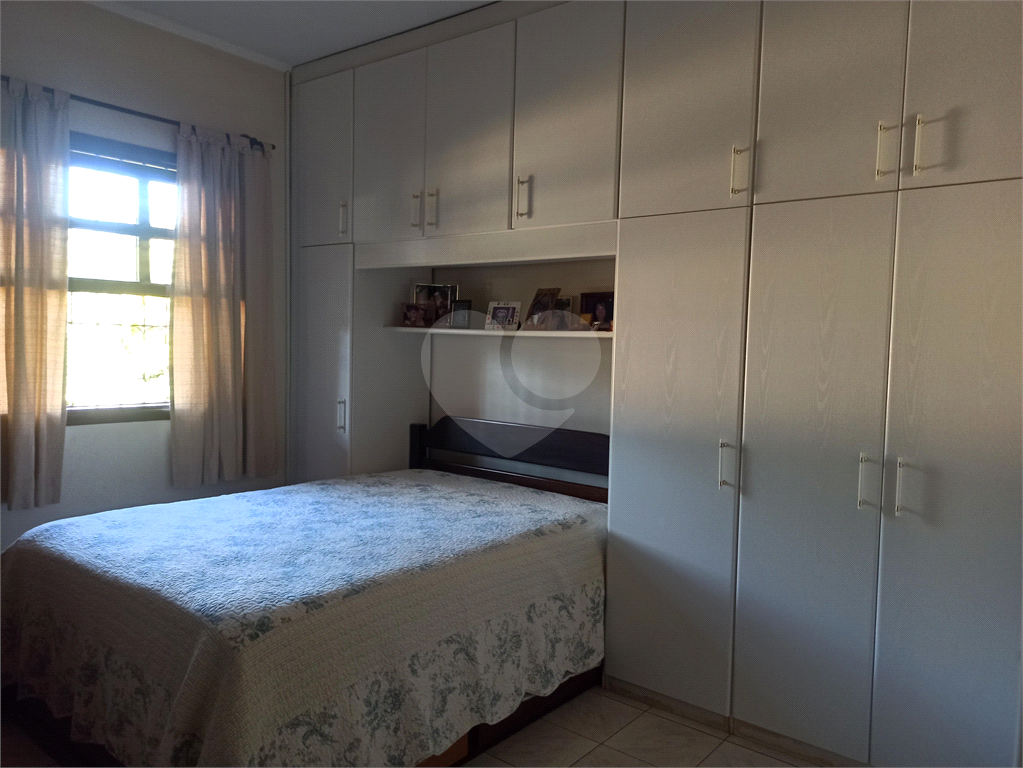 Casa à venda com 3 quartos, 250m² - Foto 11