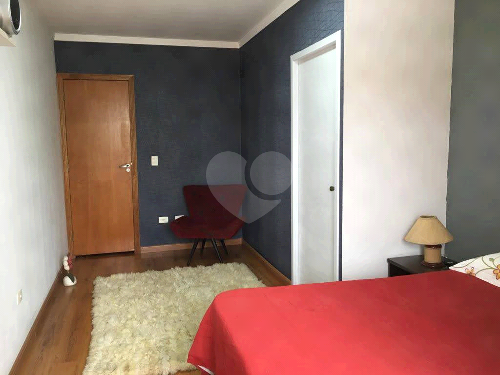 Sobrado, 3 quartos, 3 suítes, 4 vagas, 