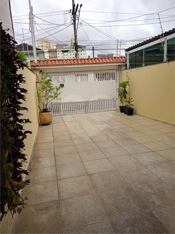 Sobrado, 3 quartos, 3 suítes, 4 vagas, 