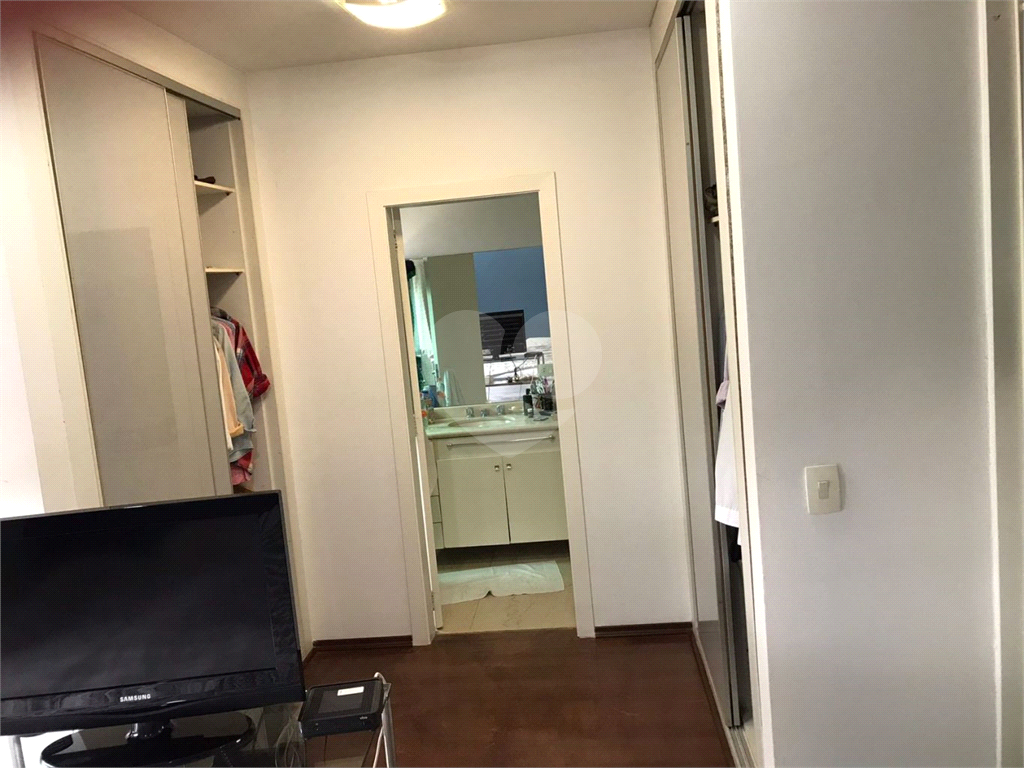 APARTAMENTO em MORUMBI