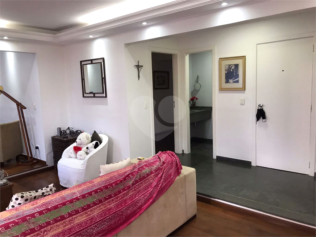 APARTAMENTO em MORUMBI