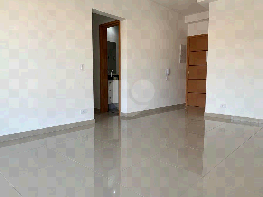 Apartamento para alugar com 3 quartos, 101m² - Foto 4