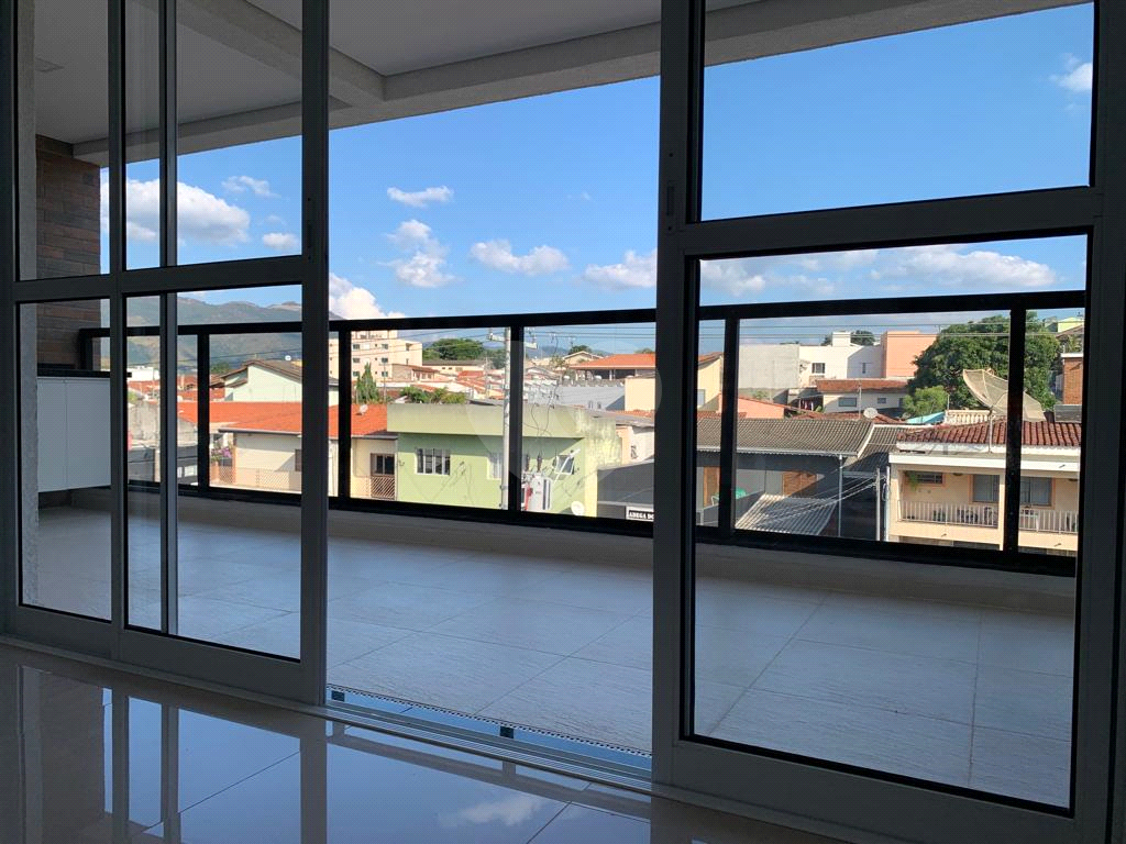 Apartamento para alugar com 3 quartos, 101m² - Foto 6