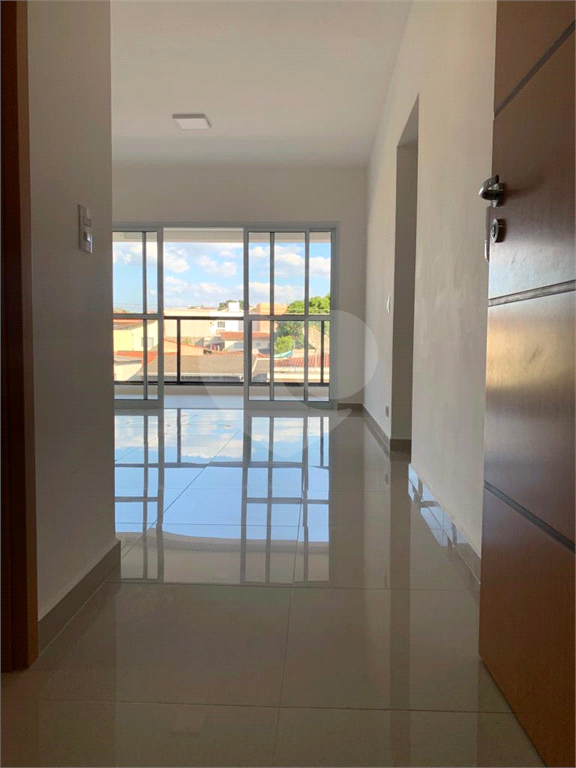 Apartamento para alugar com 3 quartos, 101m² - Foto 2