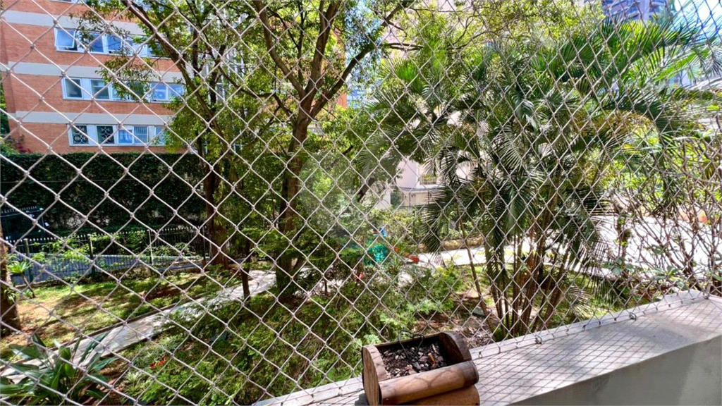 APARTAMENTO em JARDIM PAULISTA