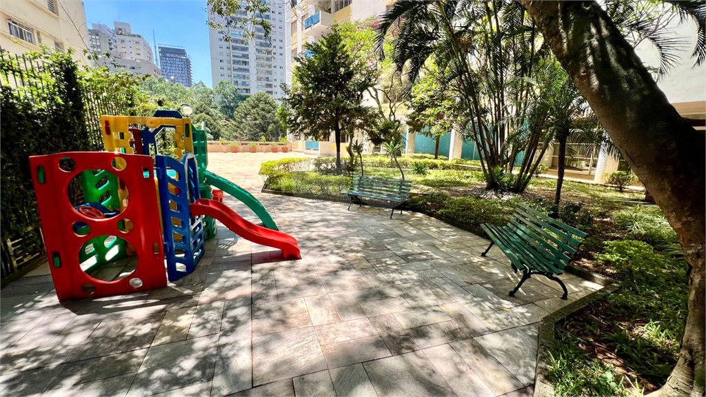 APARTAMENTO em JARDIM PAULISTA