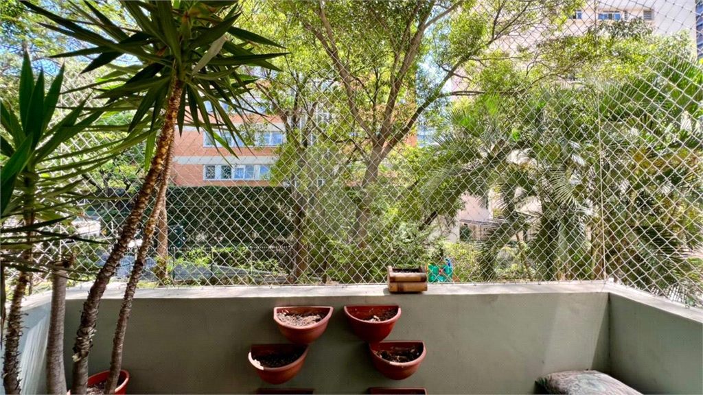 APARTAMENTO em JARDIM PAULISTA