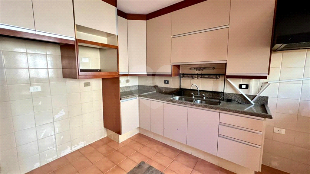 APARTAMENTO em JARDIM PAULISTA