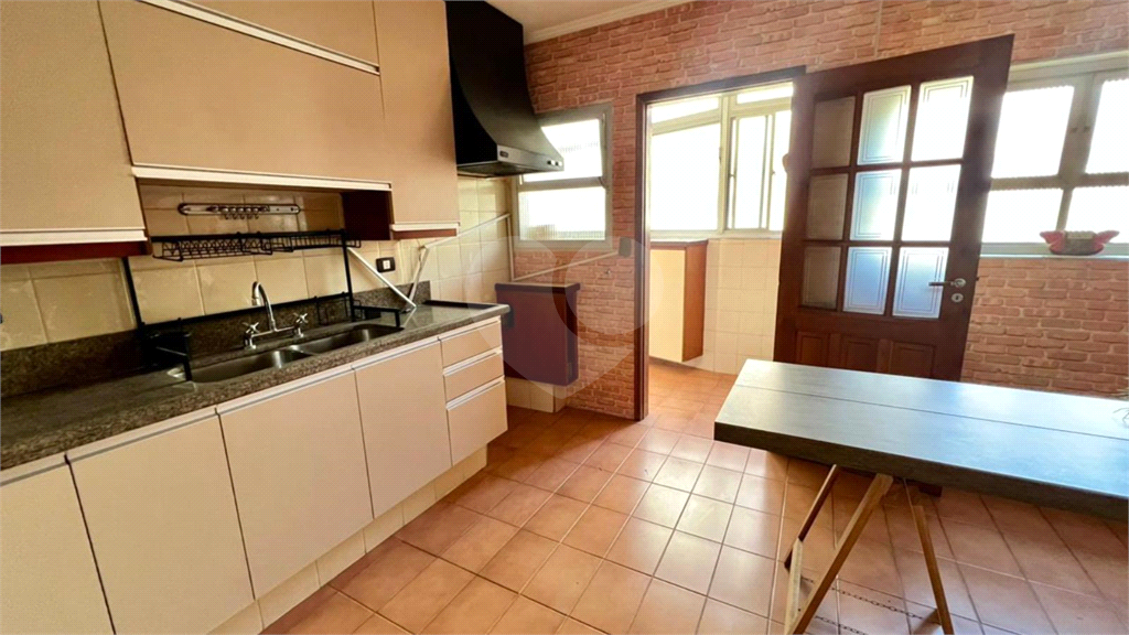 APARTAMENTO em JARDIM PAULISTA