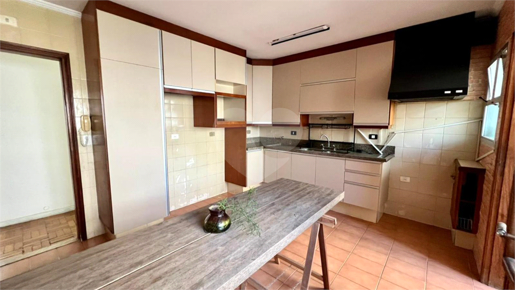 APARTAMENTO em JARDIM PAULISTA