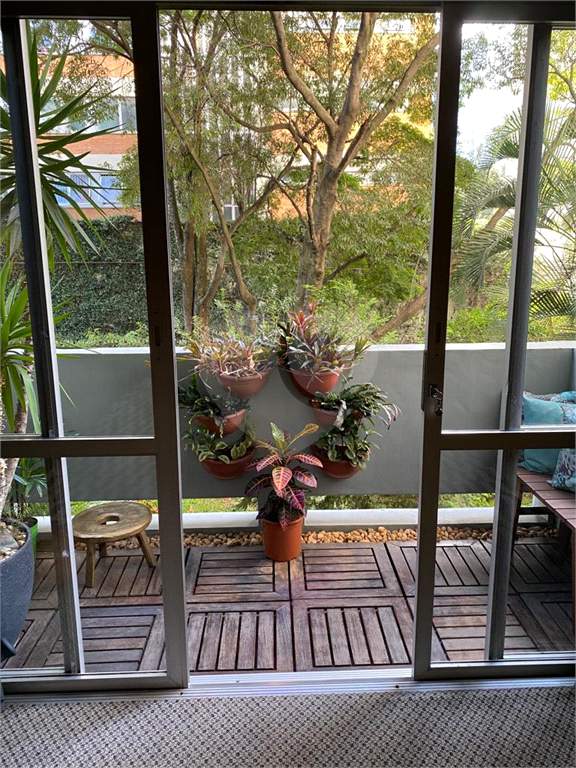 APARTAMENTO em JARDIM PAULISTA