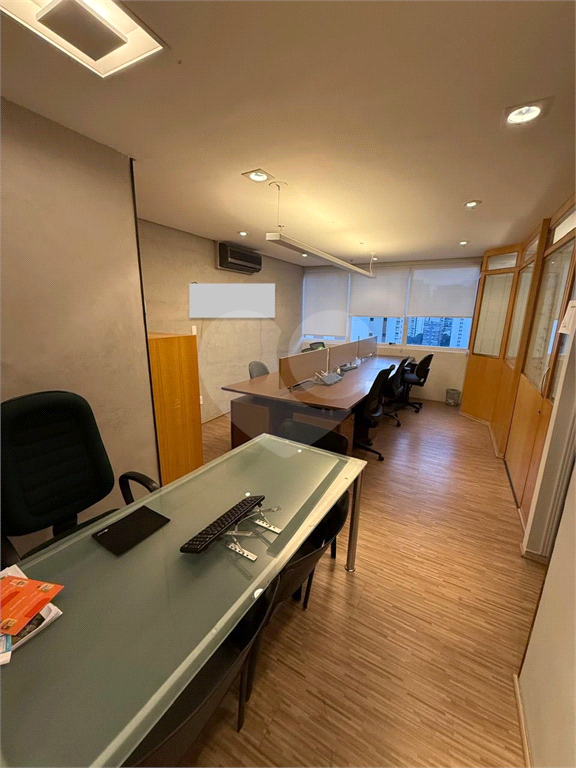 São 2 salas comerciais interligadas e reformadas 2 vagas de garagem Pompéia

Imóvel são duas salas unificadas de 64m² com toda a infraestrutura Pompéia 