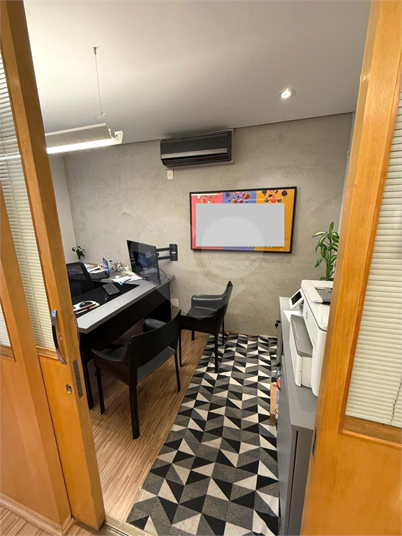 São 2 salas comerciais interligadas e reformadas 2 vagas de garagem Pompéia

Imóvel são duas salas unificadas de 64m² com toda a infraestrutura Pompéia 