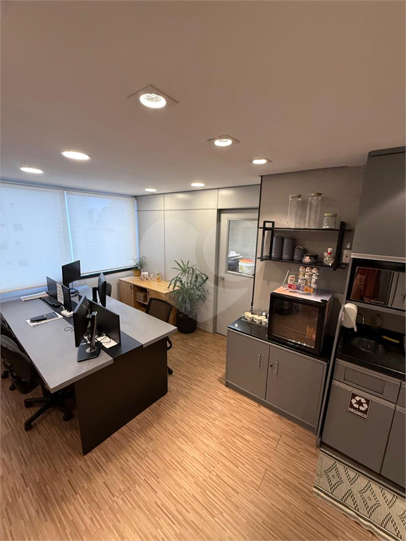 Sala comercial de 65m² com 4 ambintes 