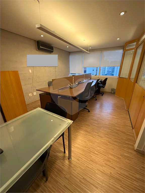 Sala comercial de 65m² com 4 ambintes 