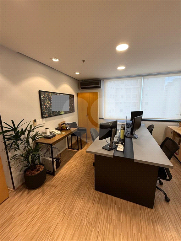 Sala comercial de 65m² com 4 ambintes 