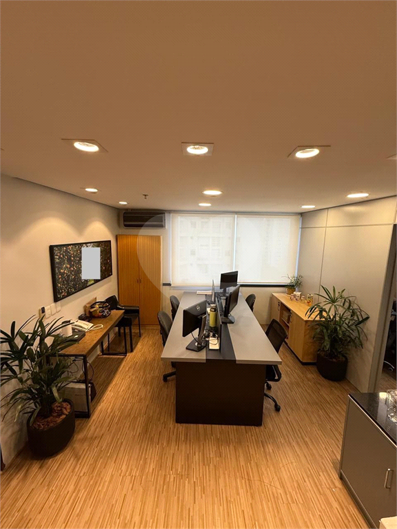 Sala comercial de 65m² com 4 ambintes 