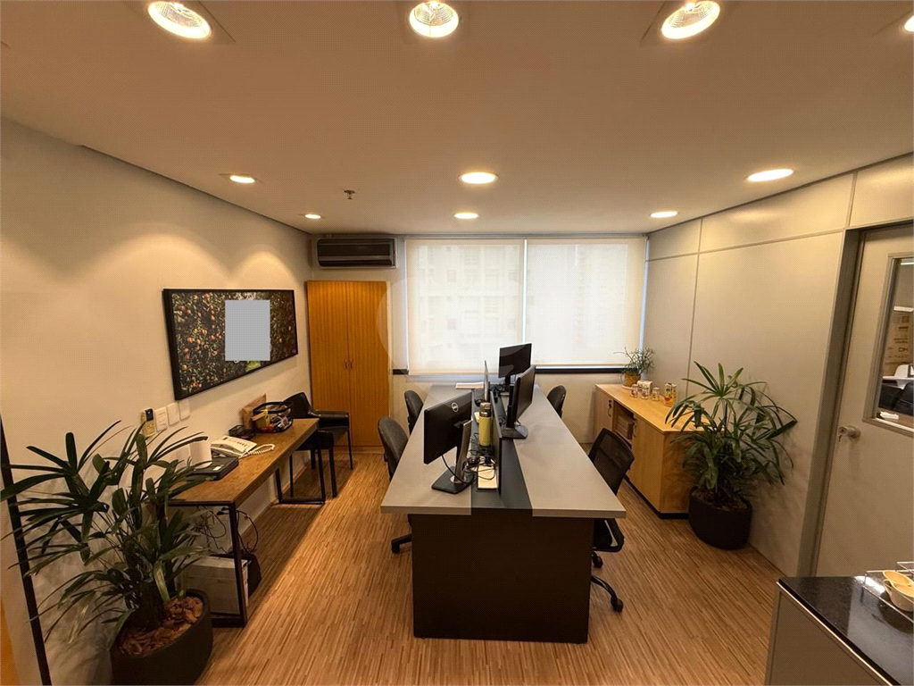 Sala comercial de 65m² com 4 ambintes 