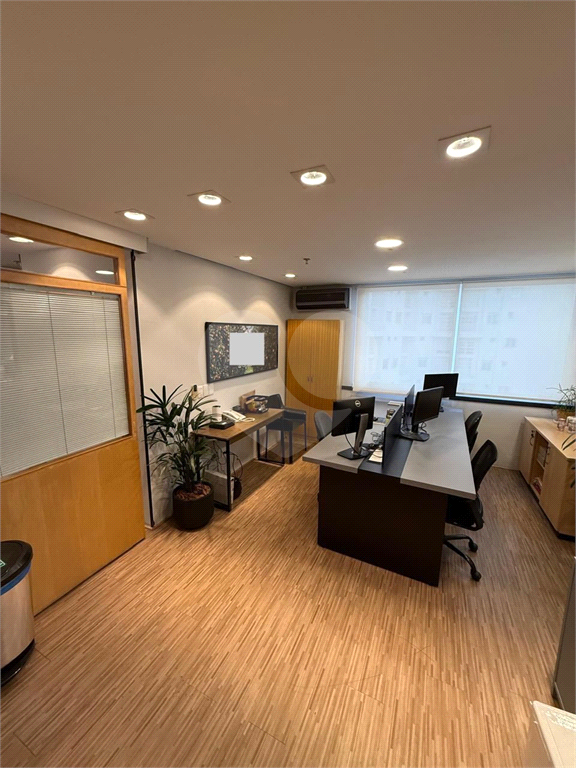 Sala comercial de 65m² com 4 ambintes 