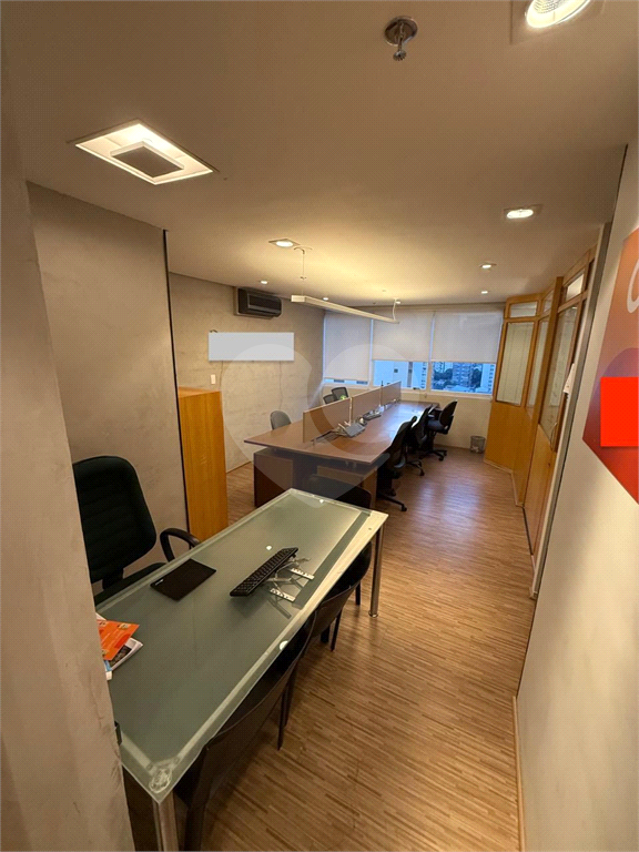 Sala comercial de 65m² com 4 ambintes 