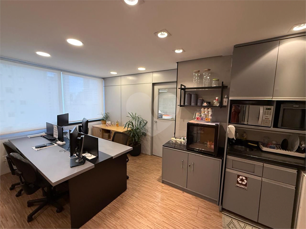 Sala comercial de 65m² com 4 ambintes 