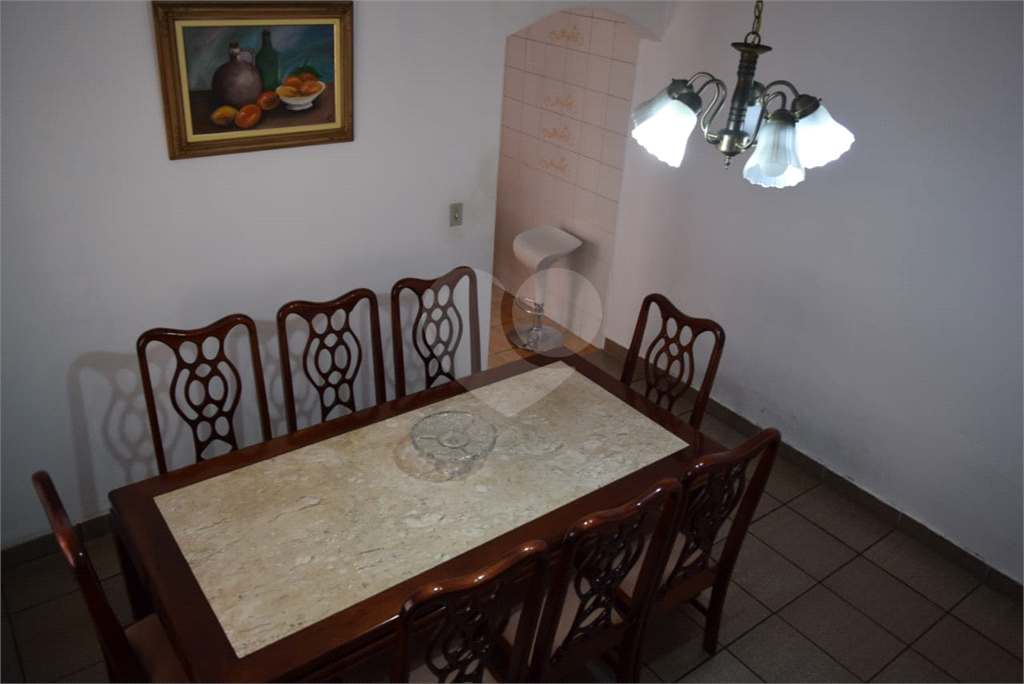 SOBRADO ÓTIMA LOCALIZAÇÃO  200 AC