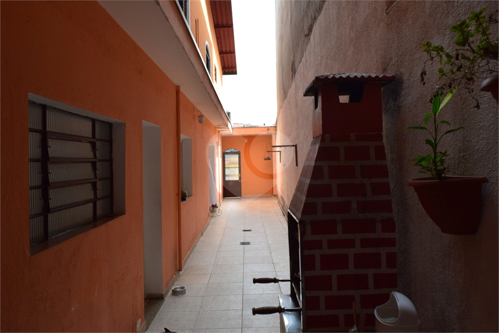 SOBRADO ÓTIMA LOCALIZAÇÃO  200 AC